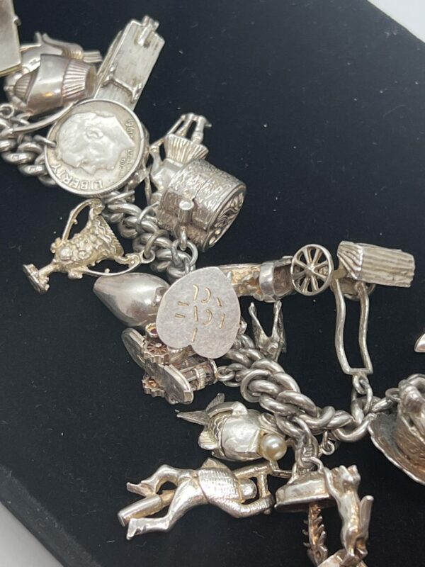 Silver vintage charm bracelet - Image 4