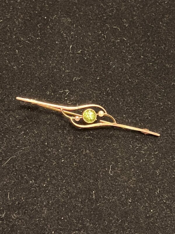 9ct gold seed pearl and peridot vintage bar brooch