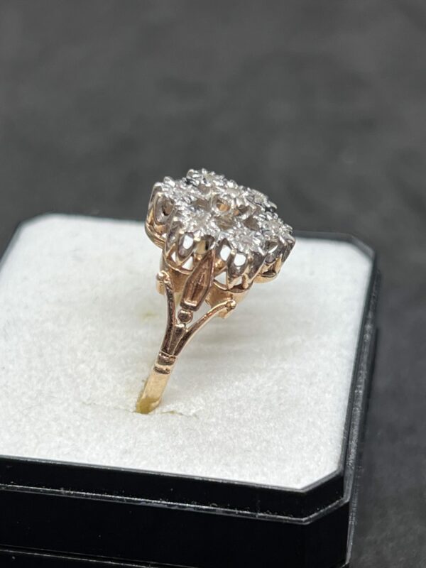 9ct gold vintage snowflake diamond cluster ring - Image 3