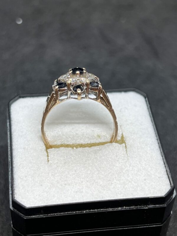 Classic style sapphire and cz ring 9ct gold - Image 3