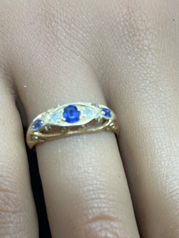 18ct gold diamond and sapphire antique ladies ring - Image 5