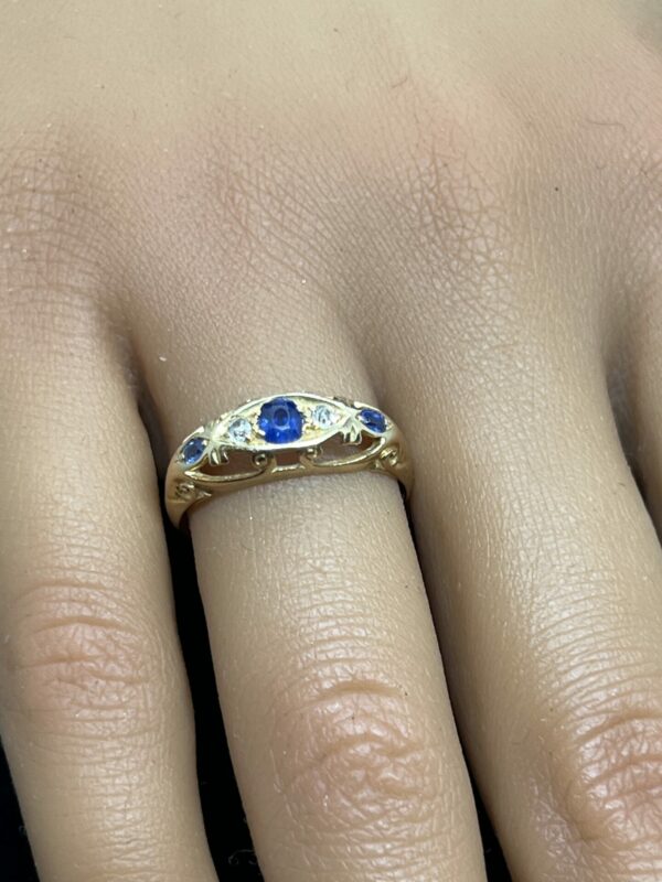 18ct gold diamond and sapphire antique ladies ring