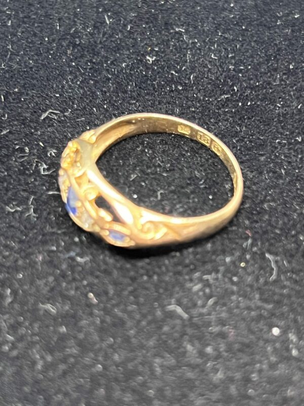 18ct gold diamond and sapphire antique ladies ring - Image 3