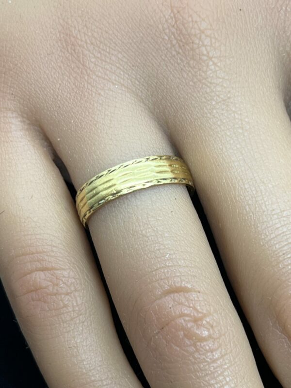 22ct gold band ring