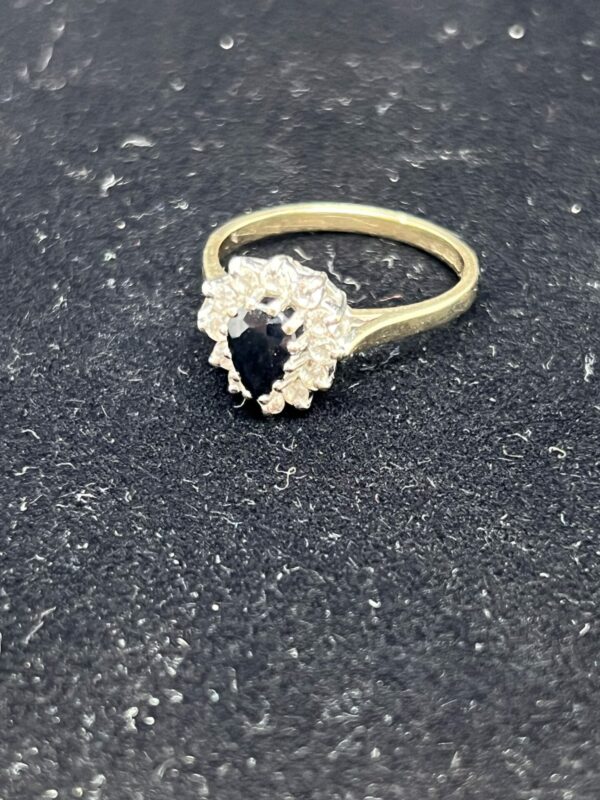 9ct gold sapphire and cz ladies ring - Image 3