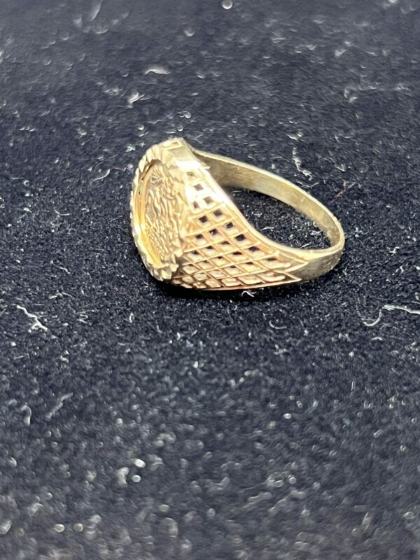 9ct gold george and the dragon signet ring - Image 3