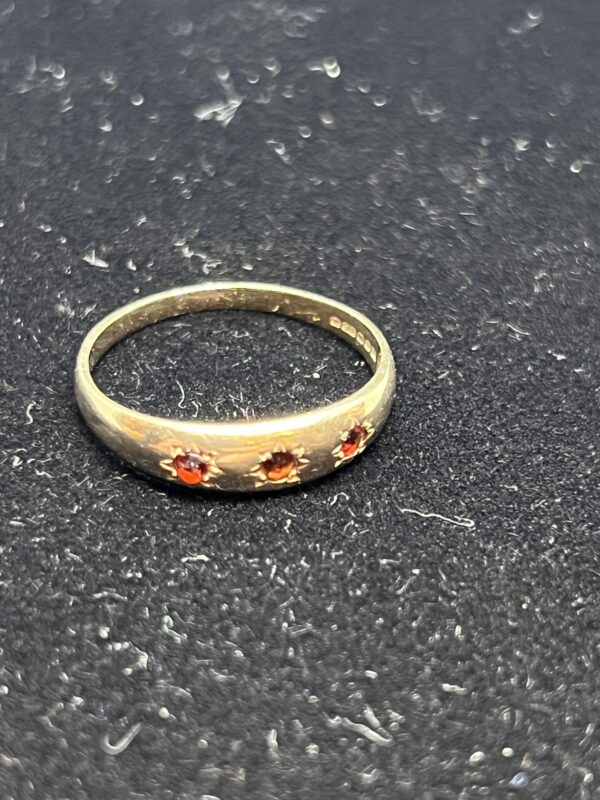 9ct gold and garnet gypsy style ring