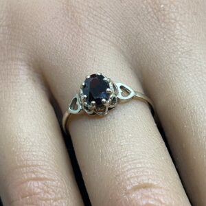 9ct gold and garnet ladies ring