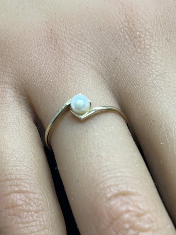 9ct gold pearl solitaire ring