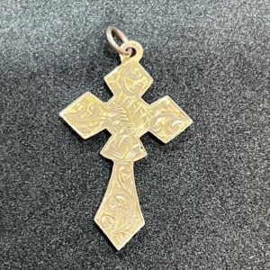 Victorian 9ct gold cross pendant