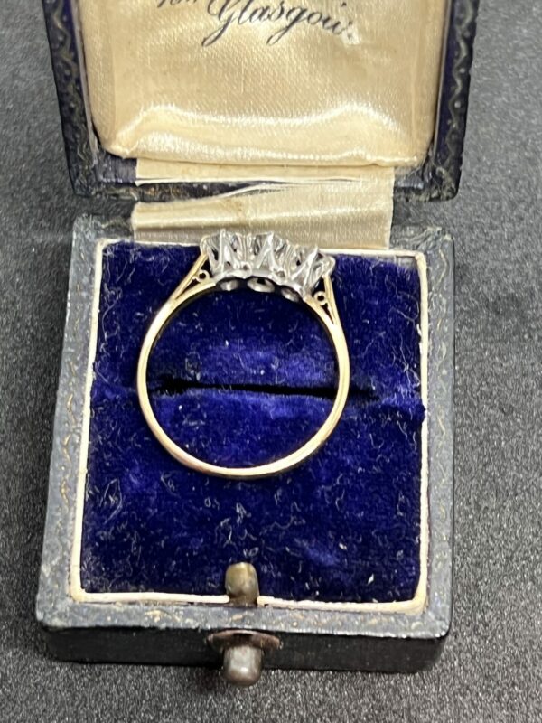 18ct and platinum diamond set trilogy ring - Image 2