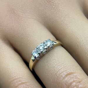 18ct gold and diamond 0.5ct trilogy ring