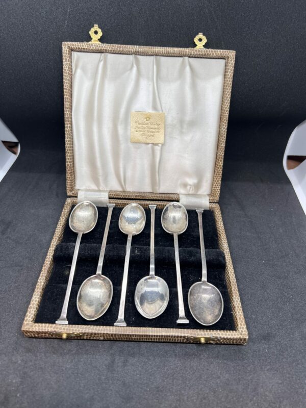 Set of mappin and Webb silver teaspoons