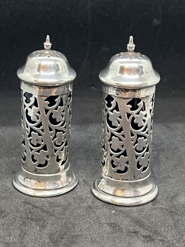 1906 e.j trevitt silver pepperettes pair