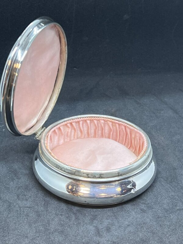 Edwin Joseph Houlston silver trinket box - Image 4
