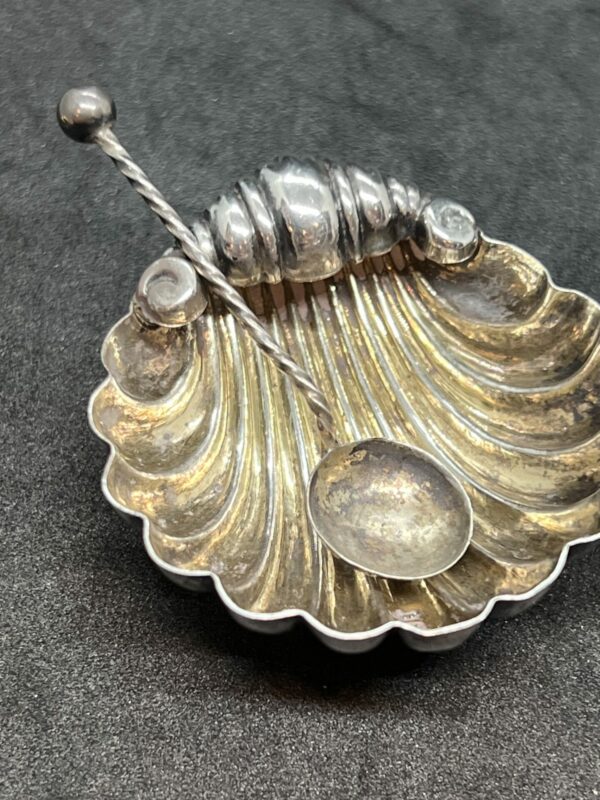 William devenport silver clam shell salts and spoons - Image 2