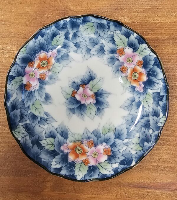 Takahasi Japan porcelain blossom plate
