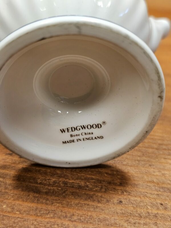 Wedgwood Chinese Legend Bone China Urn Shaped Mini Bud Vase - Image 3