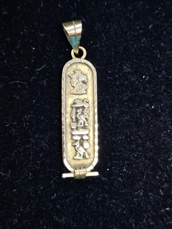 Egyptian 18ct gold cartouche pendant - Image 3