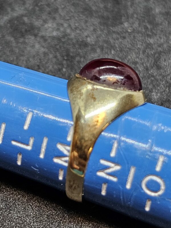 9ct Gold Ruby Cabochon Signet Ring - Image 3