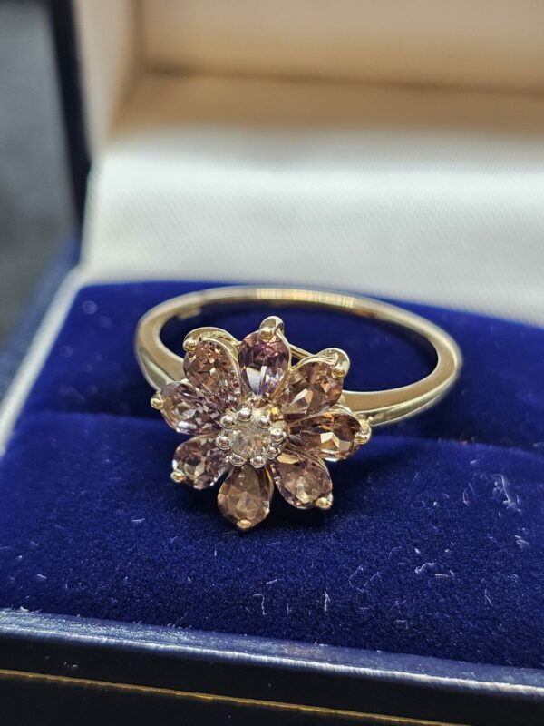 9ct Yellow Gold Flower Smokey Quartz - Image 3