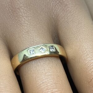 18ct gold band set with diamonds