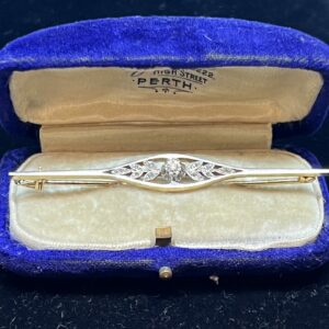 18ct gold and diamond antique bar brooch