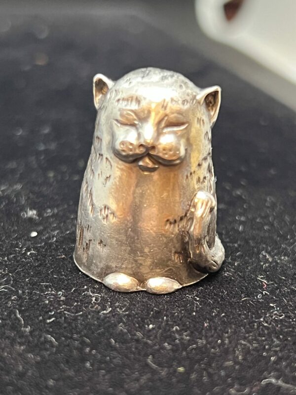 London hallmarked pussy cat thimble