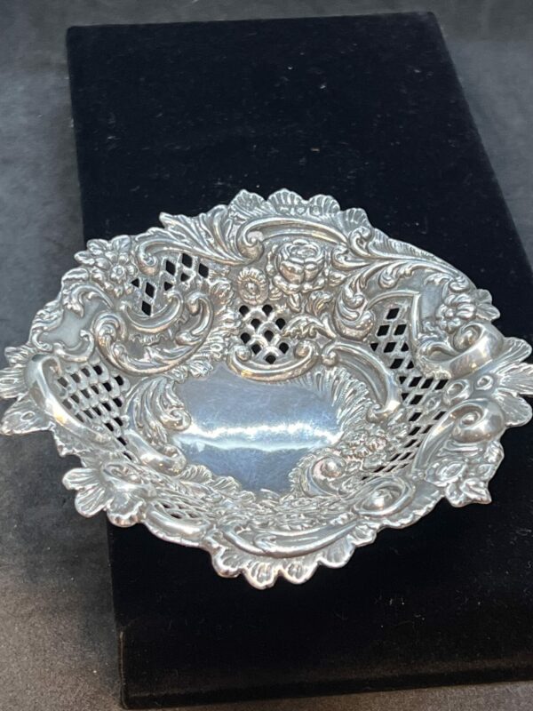 Horace Woodward & co silver Bon bon dish - Image 3