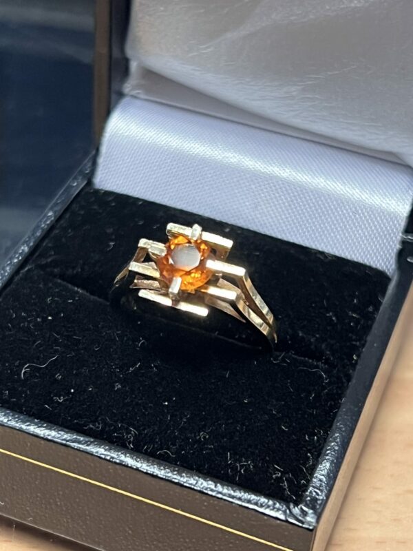 9ct gold modernist ladies ring