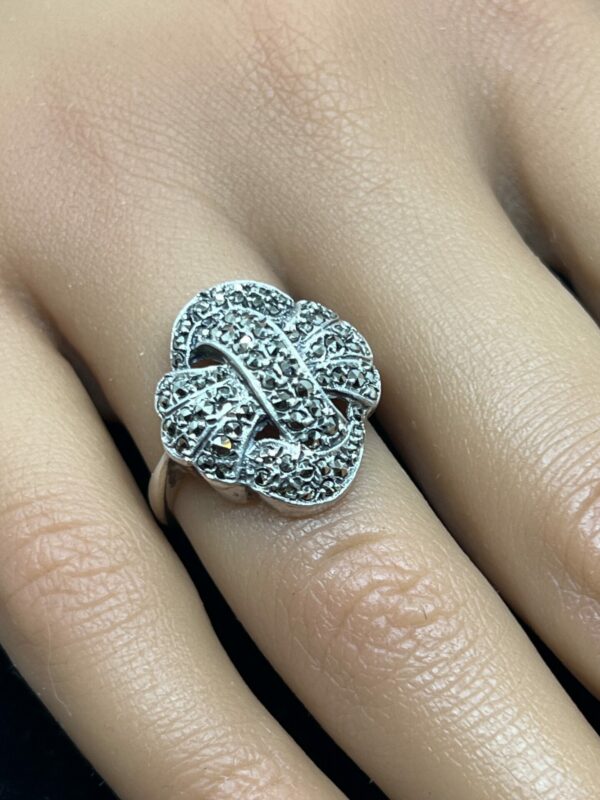 Vintage silver and marquisette ladies ring
