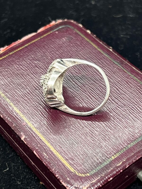 Vintage silver and marquisette ladies ring - Image 3