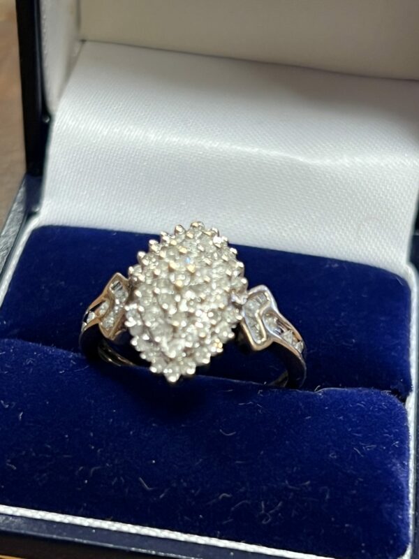9ct gold diamond cluster ring - Image 3