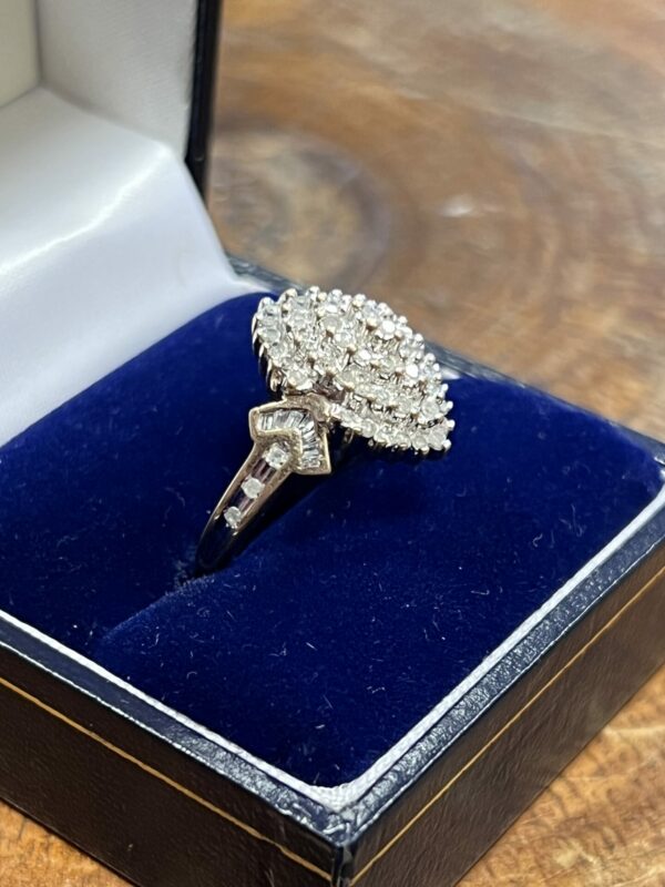 9ct gold diamond cluster ring - Image 5