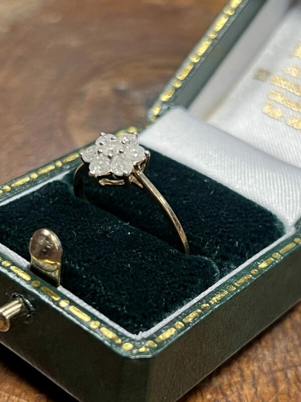 9ct gold diamond posy ring - Image 4