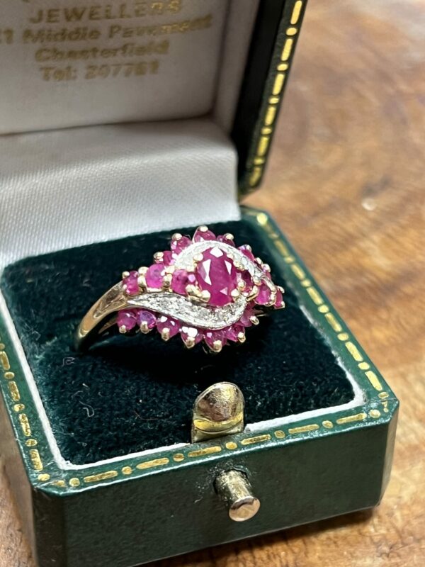 9ct gold ruby and diamond ladies ring - Image 3