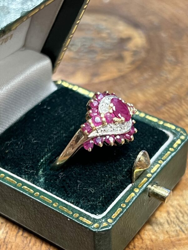 9ct gold ruby and diamond ladies ring - Image 5