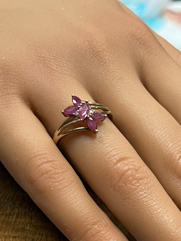 9ct gold ruby and diamond organic ring