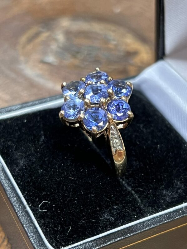 9ct gold amethyst cluster ring - Image 3