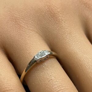 9ct gold ladies diamond ring