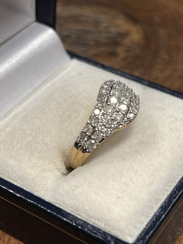 9ct gold diamond cluster band ring - Image 5