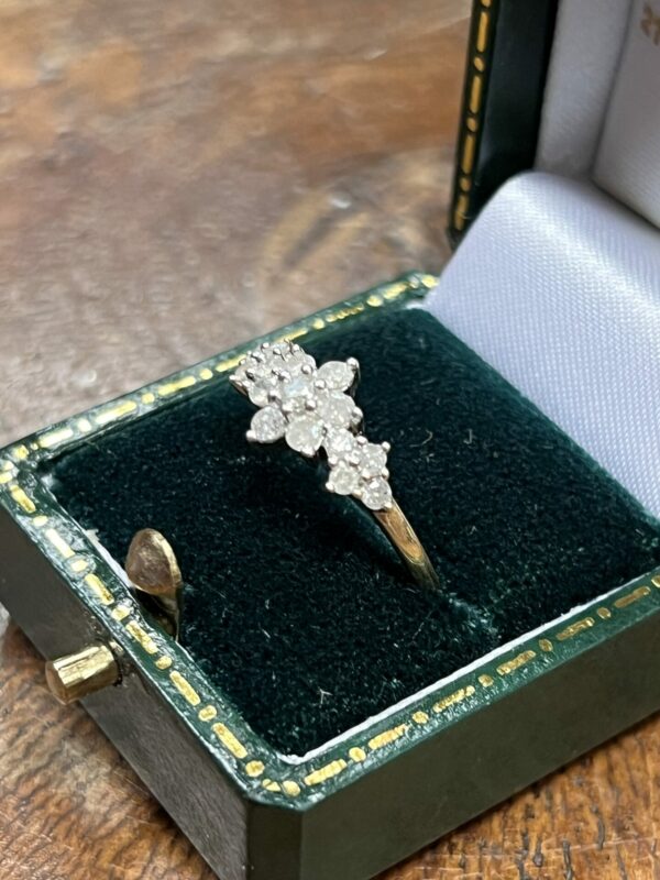 9ct gold snowflake diamond ring - Image 4