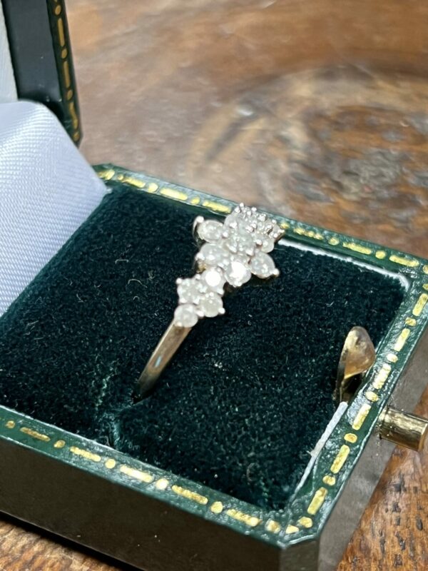 9ct gold snowflake diamond ring - Image 5