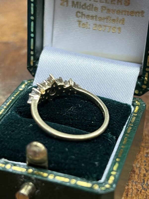 9ct gold snowflake diamond ring - Image 7