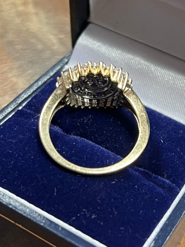 9ct gold diamond circular diamond cluster - Image 6