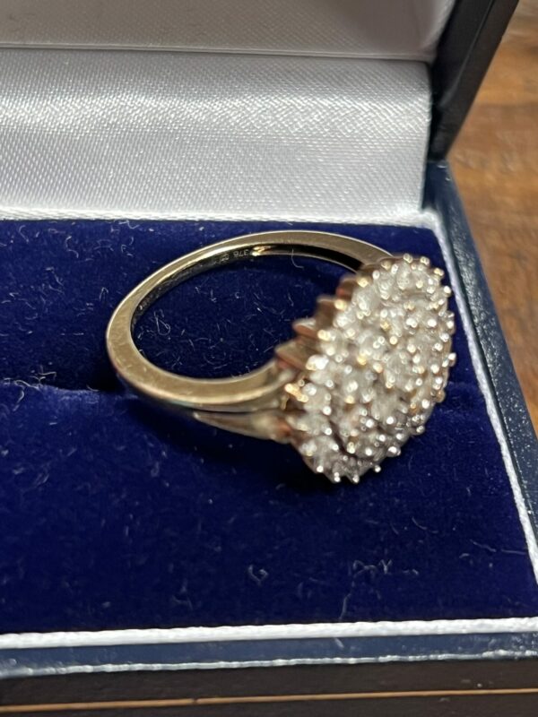 9ct gold diamond circular diamond cluster - Image 5