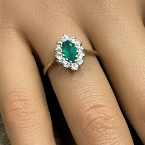 9ct gold emerald dress ring
