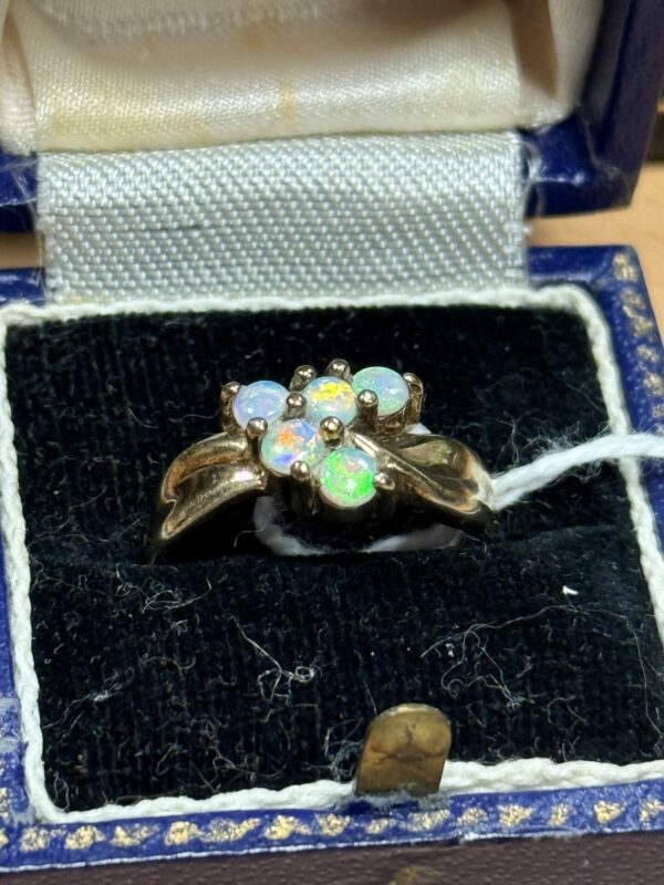 9ct gold opal cluster ring - Image 3