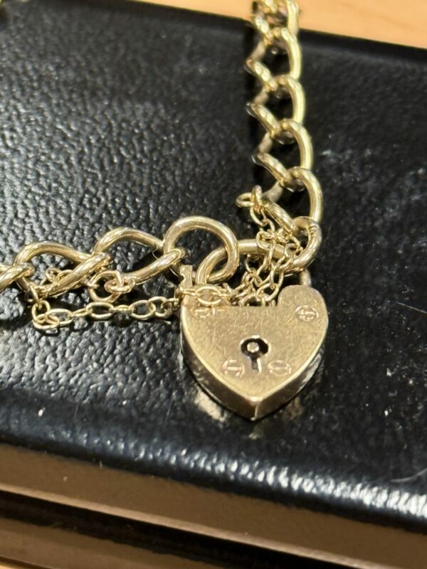 9ct gold chain and padlock bracelet - Image 3