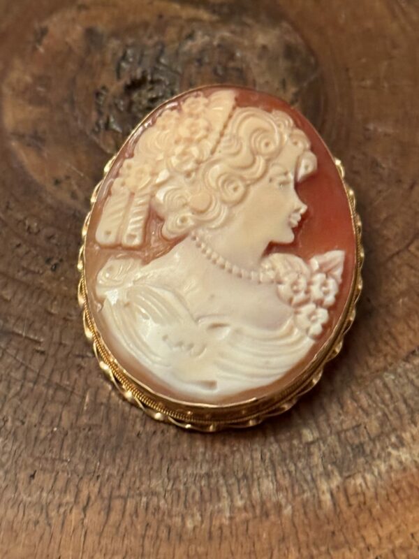 9ct gold mounted brooch pendant